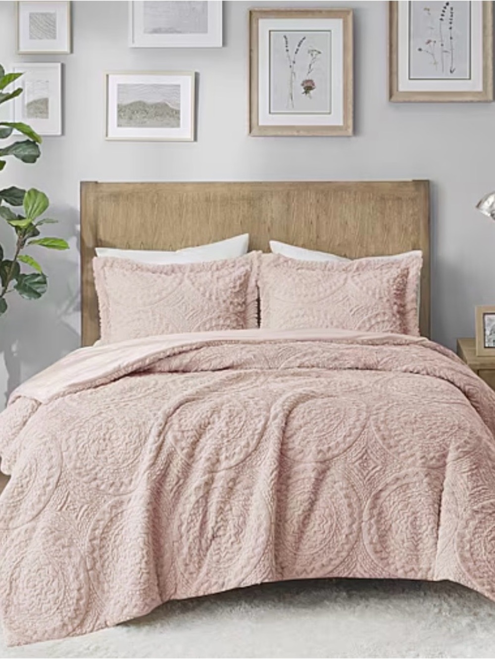 Full/ Queen Madison Park Medallion Faux Fur Comforter